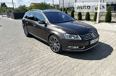 Універсал Volkswagen Passat 2013 в Львові