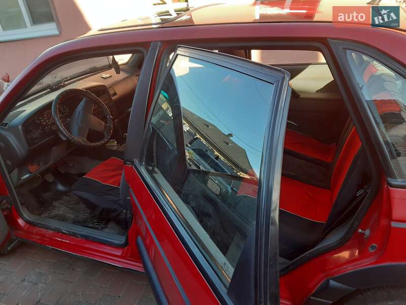 Седан Volkswagen Passat 1989 в Черкасах