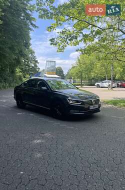 Седан Volkswagen Passat 2019 в Киеве