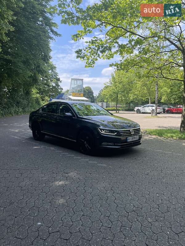 Седан Volkswagen Passat 2019 в Киеве