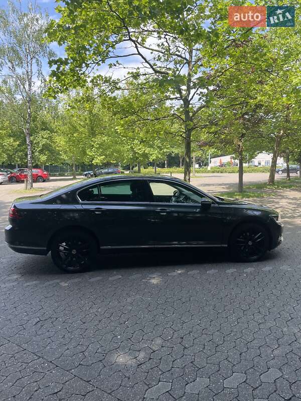 Седан Volkswagen Passat 2019 в Киеве