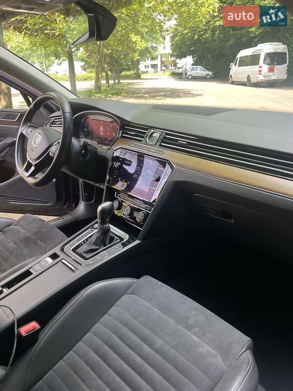 Седан Volkswagen Passat 2019 в Киеве