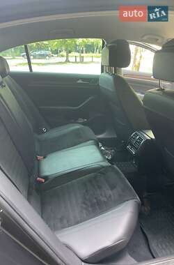 Седан Volkswagen Passat 2019 в Киеве