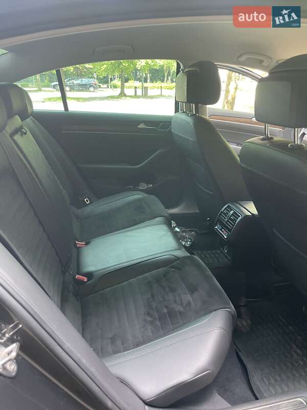 Седан Volkswagen Passat 2019 в Киеве