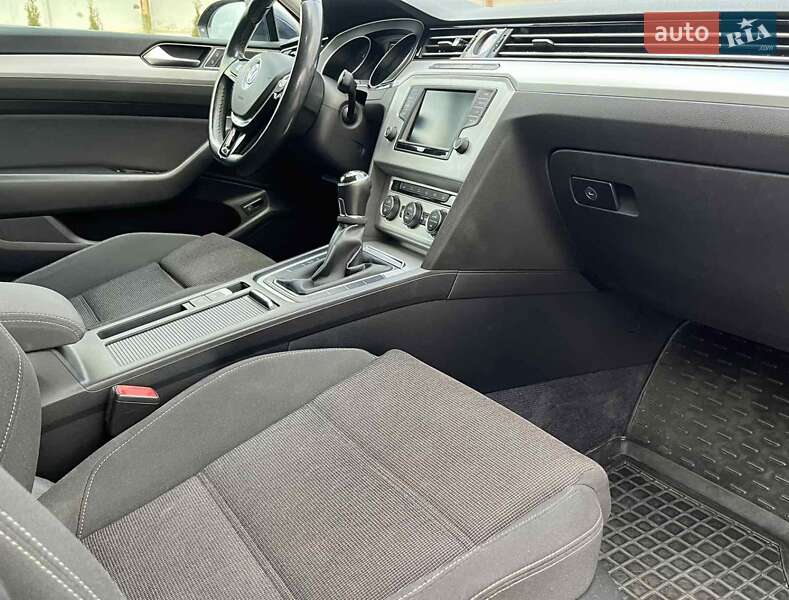 Универсал Volkswagen Passat 2016 в Золочеве фото 60 Универсал Volkswagen Passat 2016 в Золочеве