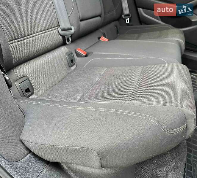 Универсал Volkswagen Passat 2016 в Золочеве фото 74 Универсал Volkswagen Passat 2016 в Золочеве