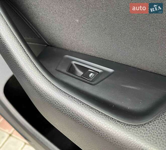 Универсал Volkswagen Passat 2016 в Золочеве фото 77 Универсал Volkswagen Passat 2016 в Золочеве