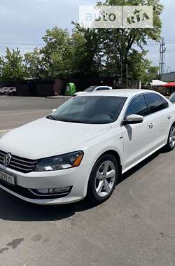 Седан Volkswagen Passat 2015 в Киеве