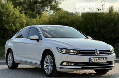 Седан Volkswagen Passat 2015 в Виннице