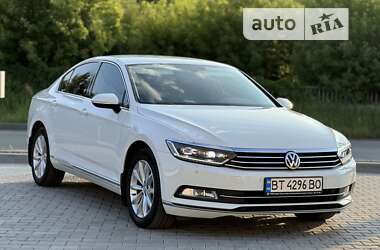 Седан Volkswagen Passat 2015 в Виннице