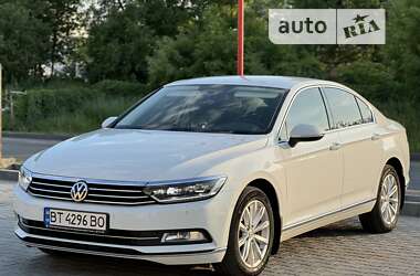 Седан Volkswagen Passat 2015 в Виннице