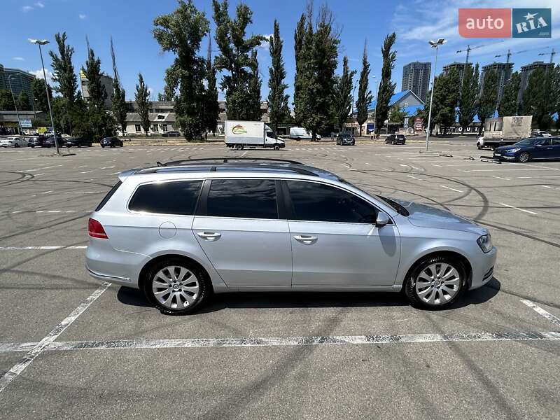 Універсал Volkswagen Passat 2011 в Києві