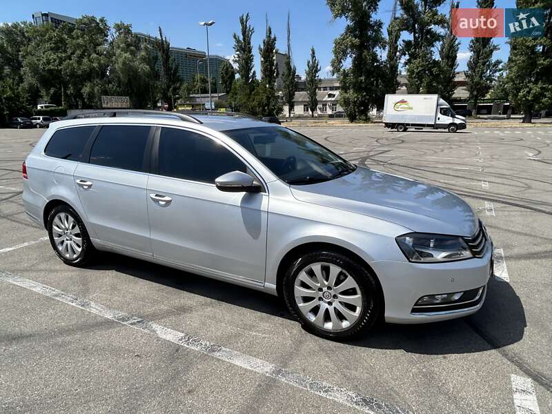 Універсал Volkswagen Passat 2011 в Києві