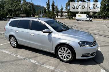 Універсал Volkswagen Passat 2011 в Києві