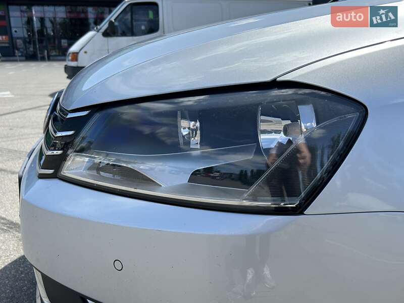 Універсал Volkswagen Passat 2011 в Києві