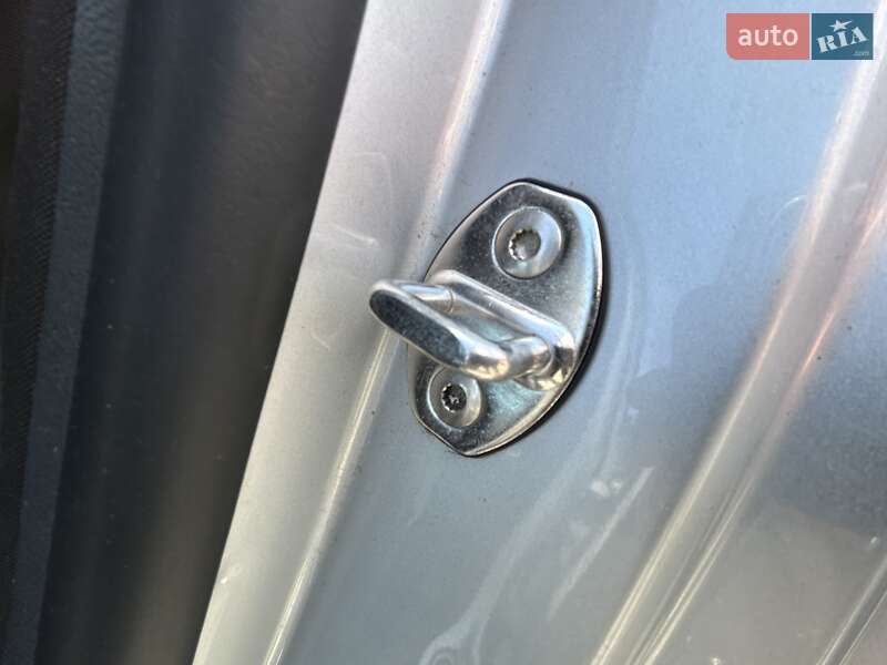 Універсал Volkswagen Passat 2011 в Києві