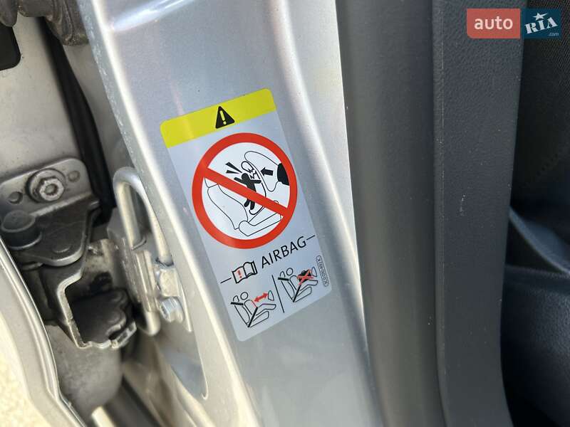 Універсал Volkswagen Passat 2011 в Києві