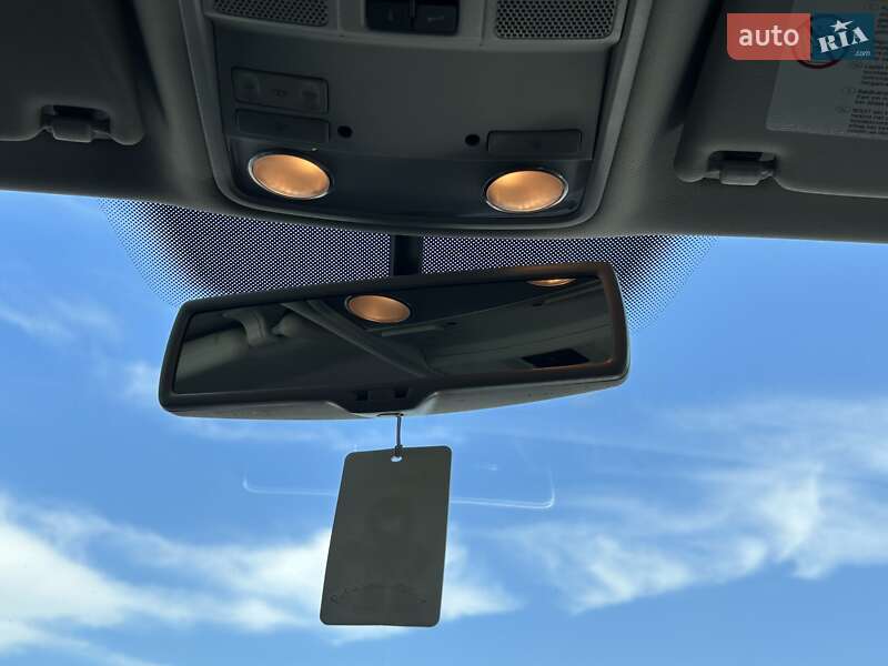 Універсал Volkswagen Passat 2011 в Києві