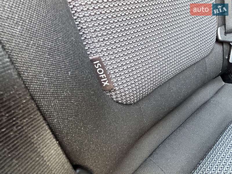 Універсал Volkswagen Passat 2011 в Києві