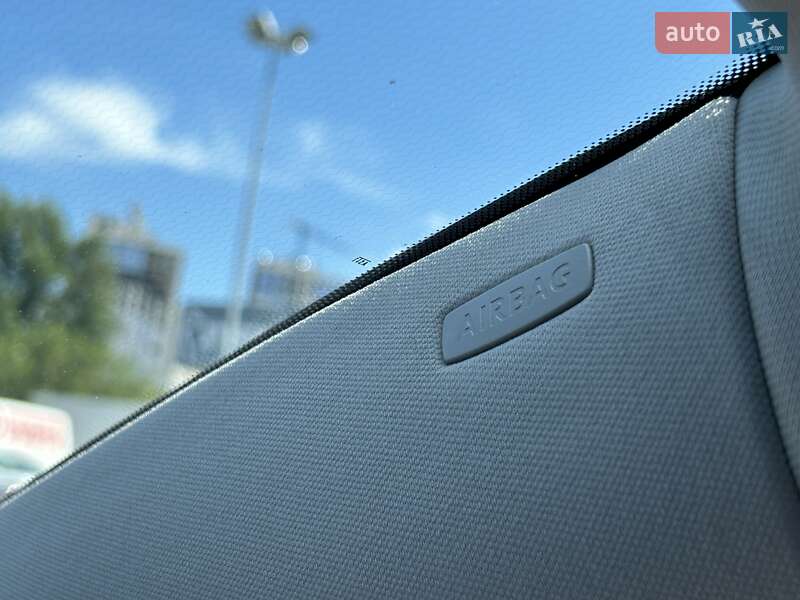 Універсал Volkswagen Passat 2011 в Києві