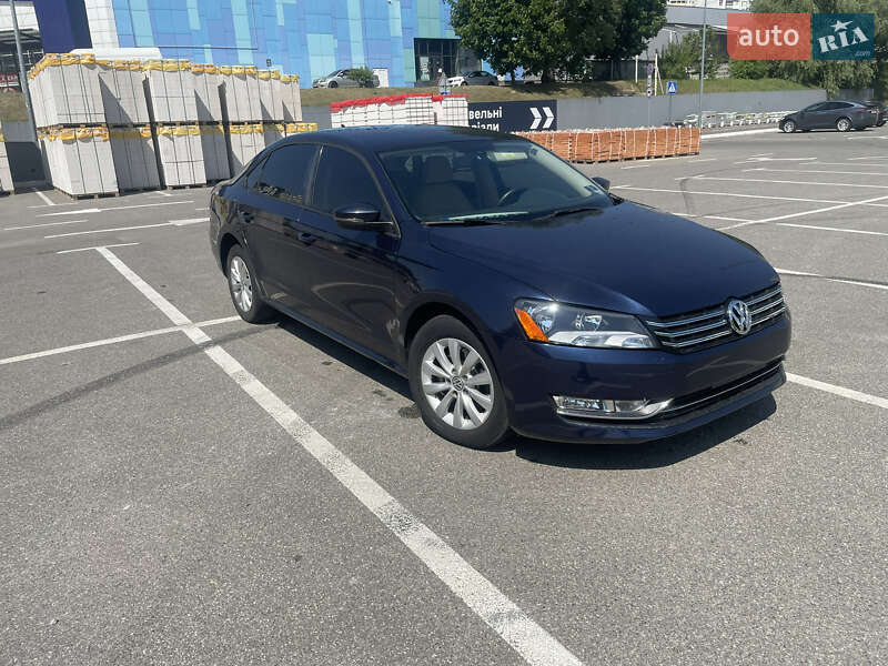 Седан Volkswagen Passat 2013 в Киеве