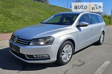 Универсал Volkswagen Passat 2014 в Киеве