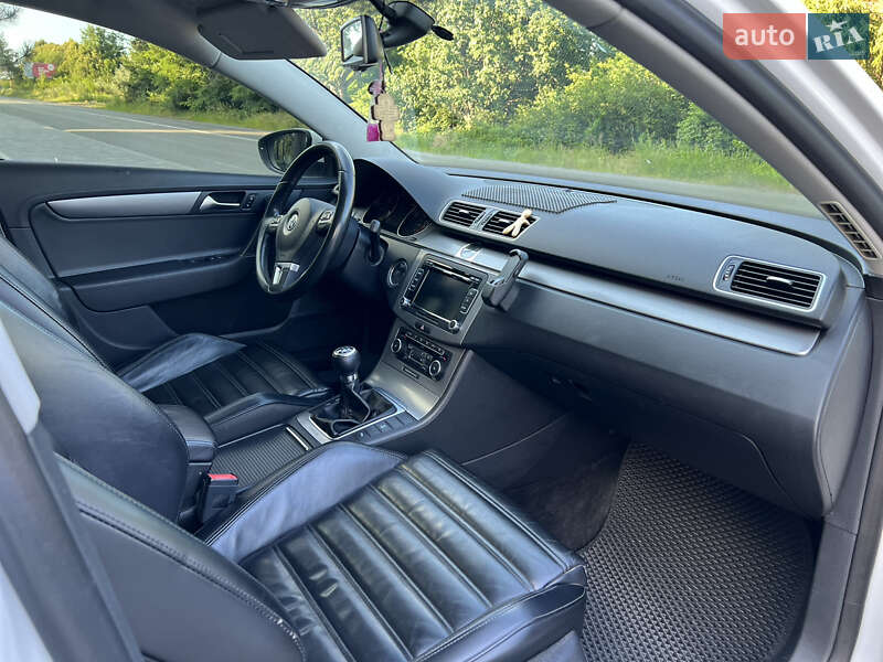 Универсал Volkswagen Passat 2011 в Ужгороде