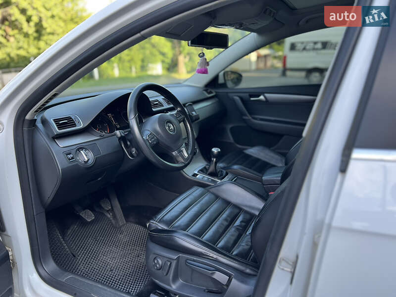 Универсал Volkswagen Passat 2011 в Ужгороде