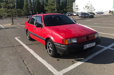 Седан Volkswagen Passat 1988 в Николаеве