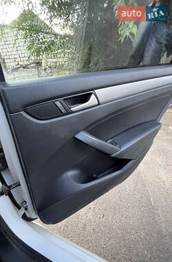 Седан Volkswagen Passat 2014 в 