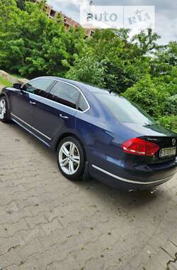 Седан Volkswagen Passat 2014 в Черновцах