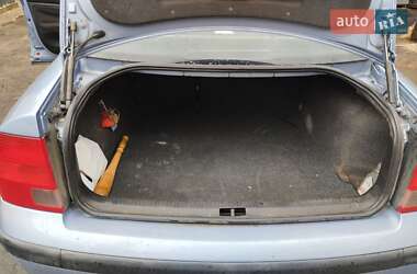 Седан Volkswagen Passat 1998 в 