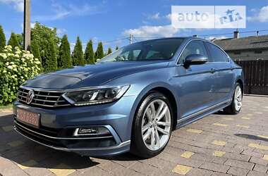 Седан Volkswagen Passat 2018 в Жовкве