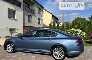 Седан Volkswagen Passat 2018 в Жовкве