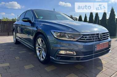 Седан Volkswagen Passat 2018 в Жовкве