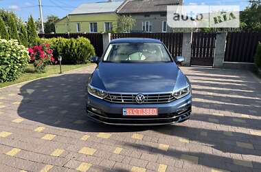 Седан Volkswagen Passat 2018 в Жовкве