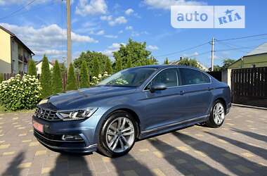 Седан Volkswagen Passat 2018 в Жовкве