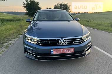 Седан Volkswagen Passat 2018 в Жовкве