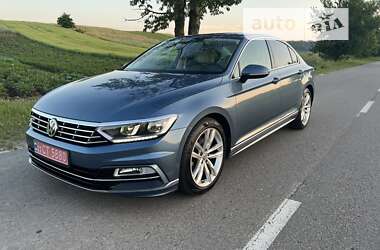 Седан Volkswagen Passat 2018 в Жовкве