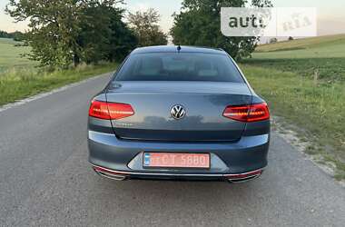 Седан Volkswagen Passat 2018 в Жовкве