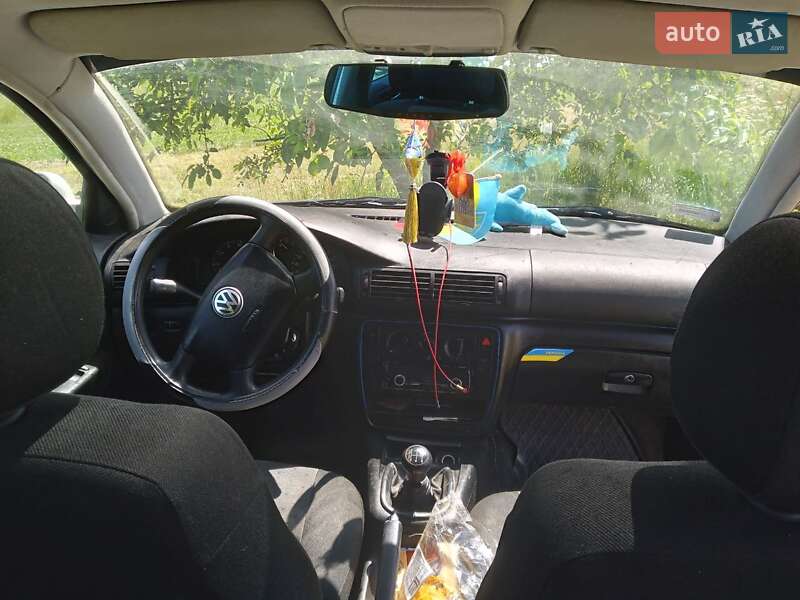 Седан Volkswagen Passat 1997 в Львові