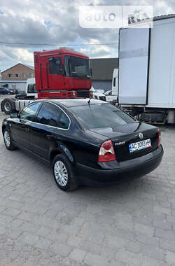 Седан Volkswagen Passat 2002 в Ковелі