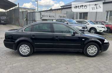 Седан Volkswagen Passat 2002 в Ковелі