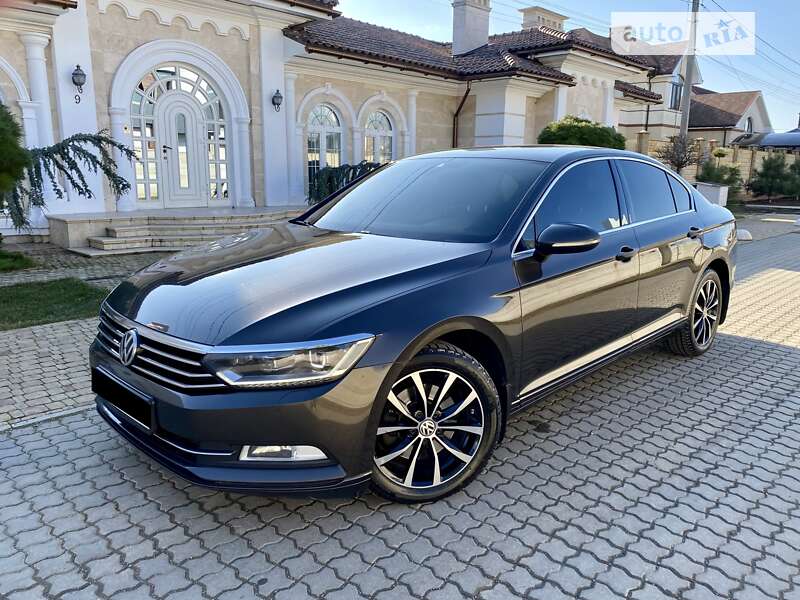 Седан Volkswagen Passat 2015 в Чорноморську