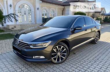 Седан Volkswagen Passat 2015 в Чорноморську