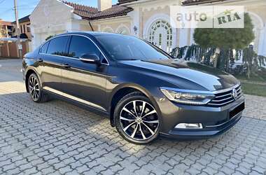 Седан Volkswagen Passat 2015 в Чорноморську