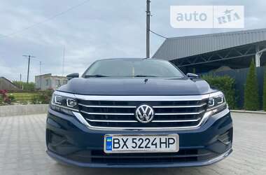 Седан Volkswagen Passat 2020 в Ізяславі