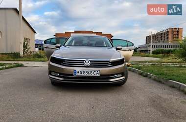 Седан Volkswagen Passat 2015 в Долинской