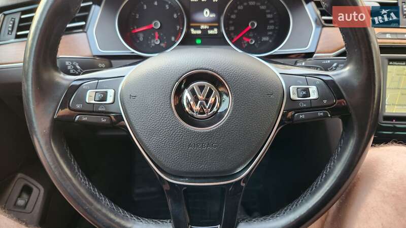 Седан Volkswagen Passat 2015 в Долинській