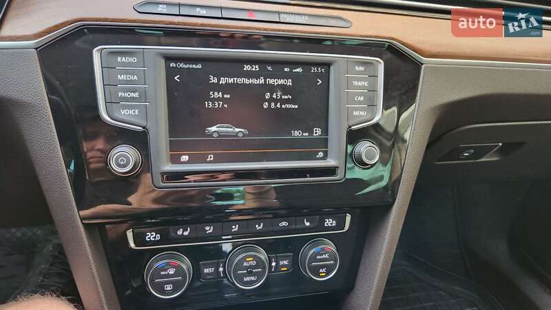 Седан Volkswagen Passat 2015 в Долинській